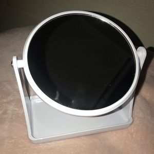 White Round Makeup Mirror